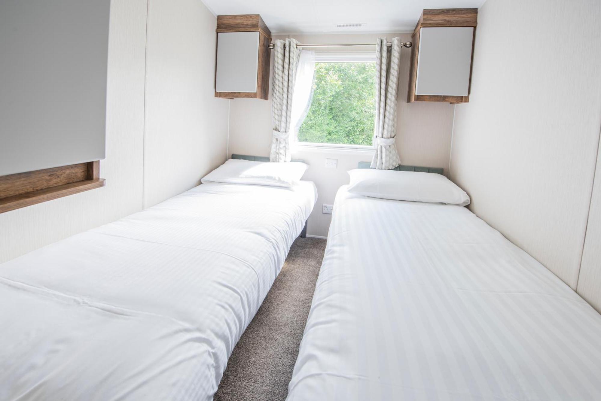 Trelawne Manor Holiday Park 西卢港 外观 照片