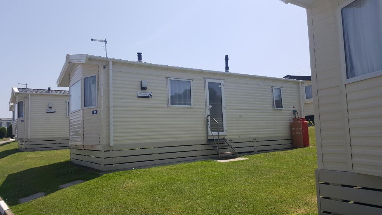 Trelawne Manor Holiday Park 西卢港 外观 照片