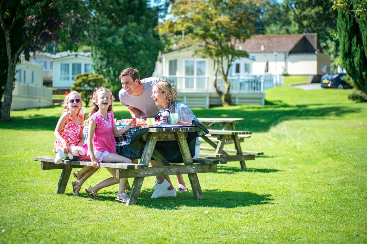 Trelawne Manor Holiday Park 西卢港 外观 照片